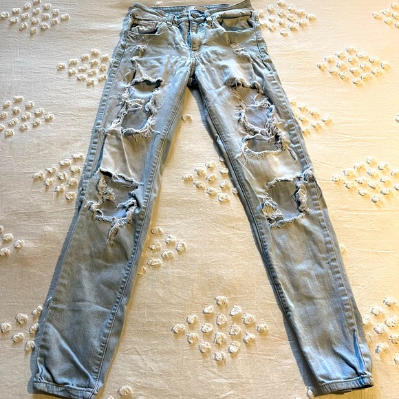 KanCan Distressed Jeans - Picture 1 of 4